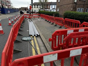 Closed footpath for cable duct installation